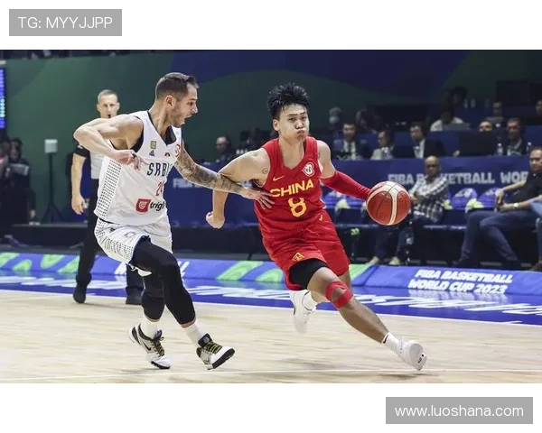 中国篮球队迎战世界强队 力争巴黎奥运资格赛突破重围 中国篮球队迎战世界强队 力争巴黎奥运资格赛突破重围