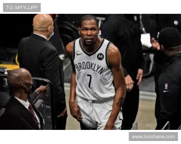 全球网球大师赛激战正酣 球员状态刷新赛季纪录 观众热议新兴黑马崭露头角 全球网球大师赛激战正酣 球员状态刷新赛季纪录 观众热议新兴黑马崭露头角