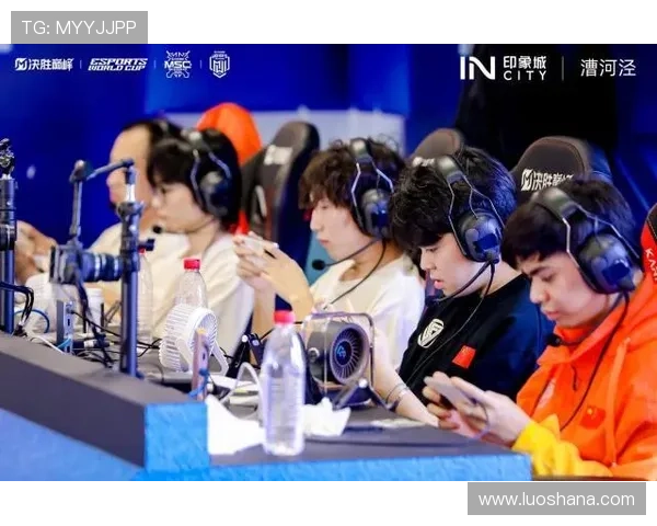 《全球电竞赛事新动态:2025年各大赛区战队排名变动与新兴力量崛起》 《全球电竞赛事新动态:2025年各大赛区战队排名变动与新兴力量崛起》