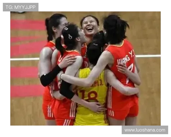 中国女排强势逆转美国队再夺世界冠军展现团队精神与顽强意志 中国女排强势逆转美国队再夺世界冠军展现团队精神与顽强意志