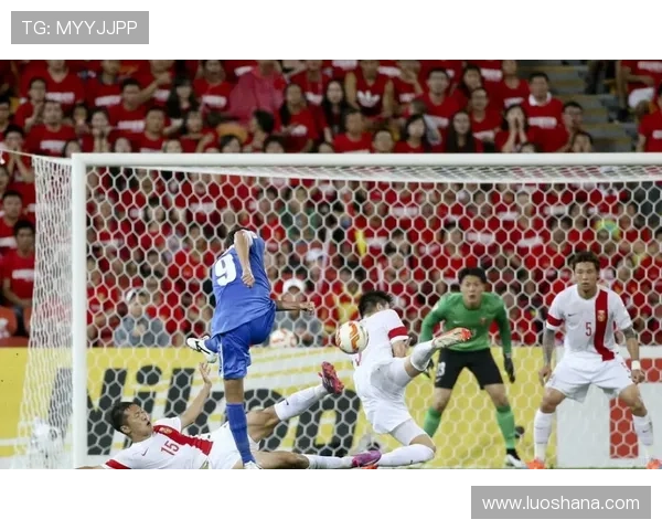 国足再创佳绩顽强逆转强敌展现团队精神点燃全国球迷热情 国足再创佳绩顽强逆转强敌展现团队精神点燃全国球迷热情