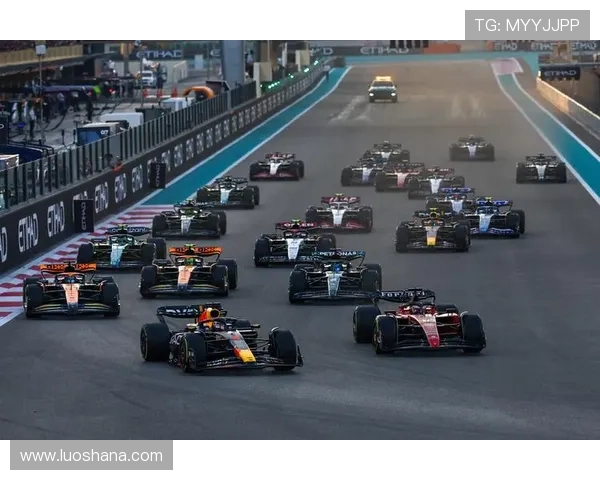 F1赛季激烈角逐:红牛强势领跑 梅赛德斯挑战重重的未来展望 F1赛季激烈角逐:红牛强势领跑 梅赛德斯挑战重重的未来展望