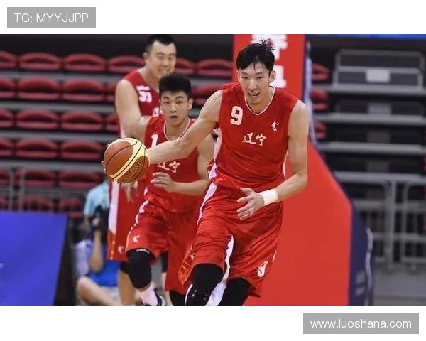 中国男篮全力备战世界杯,周琦归队助力球队冲击更高目标 中国男篮全力备战世界杯,周琦归队助力球队冲击更高目标